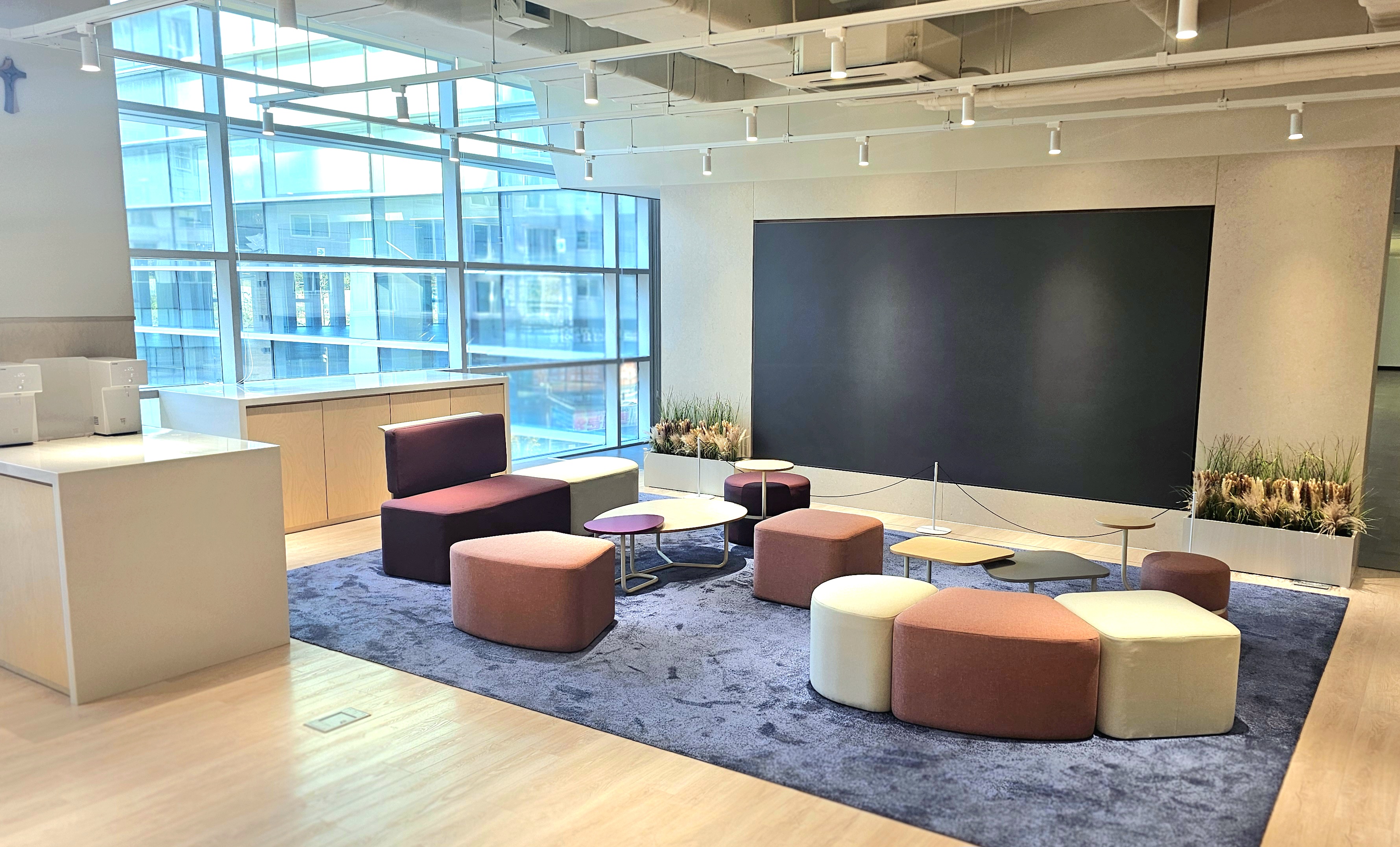 라운지 전경.jpg 첨부 이미지